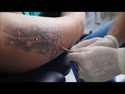 4x Dermal Anchor in Stern Tattoo